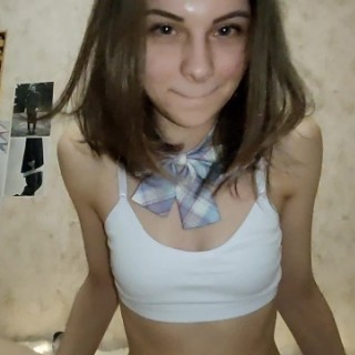 Молодая шлюха в жаркой домашней ебле