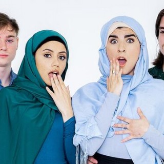 Брутальный трах двух скромных девок без цензуры