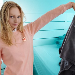 Грудастая блондинка жестко трахается в пизду