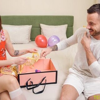 Жесткий трах: Выебал бабу в рот и жопу