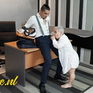 Дикая ебля: бабу карлика выебал парень